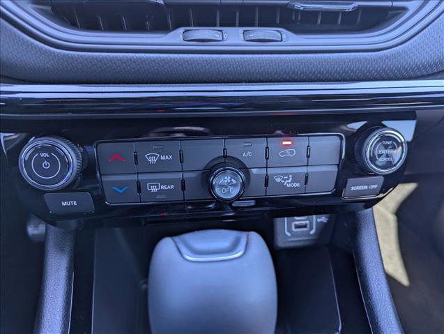 New 2026 Jeep Compass Latitude AWD/4WD image 19