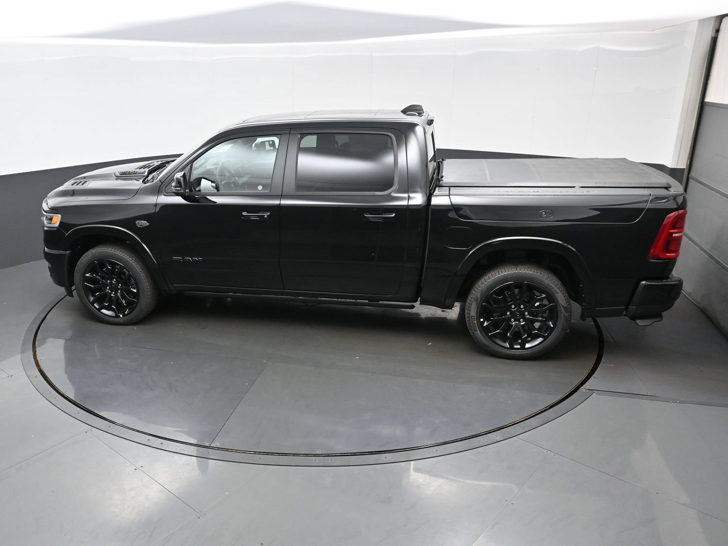 New 2027 RAM 1500 Limited AWD/4WD image 22