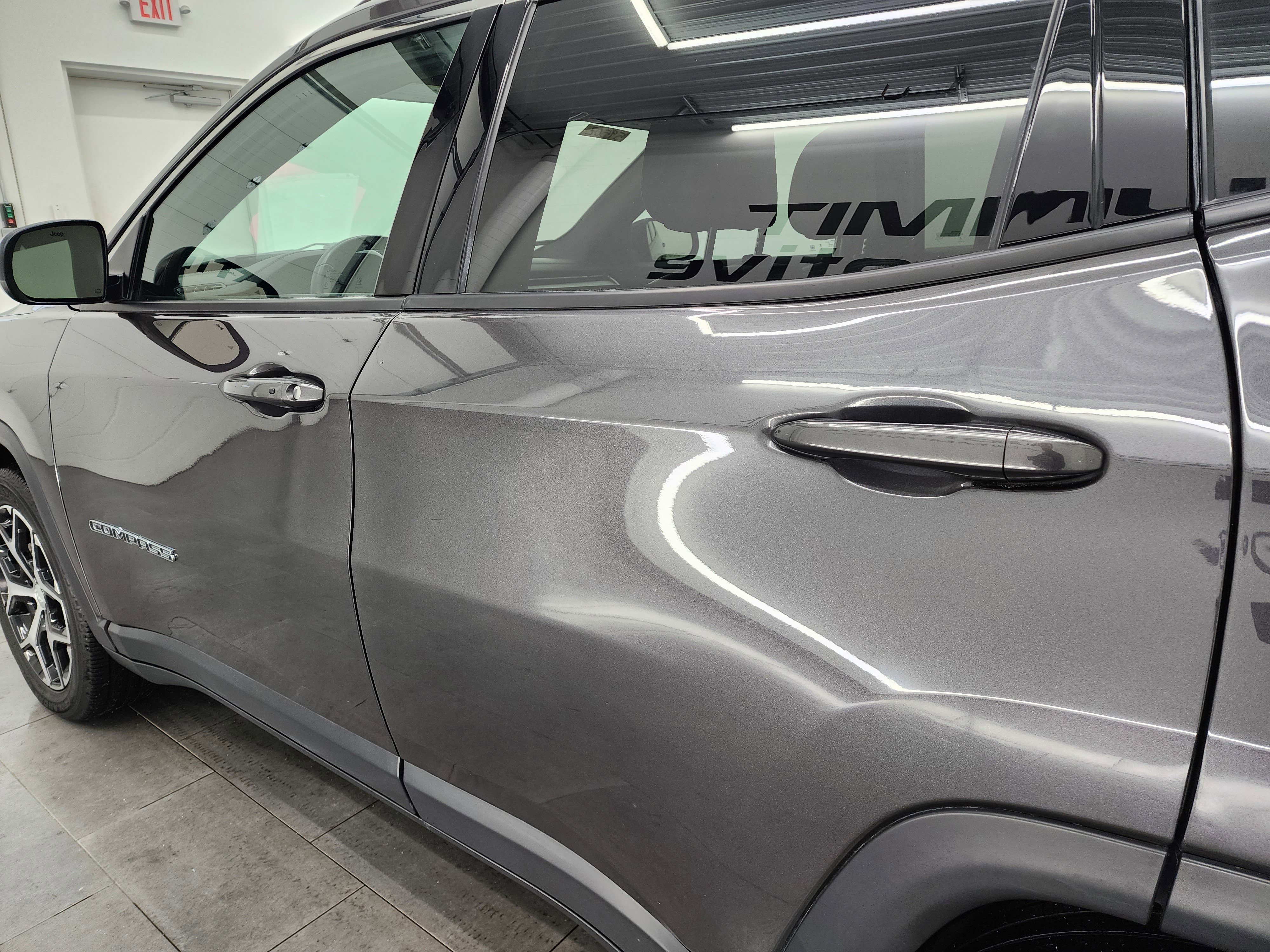 Used 2024 Jeep Compass Latitude image 30