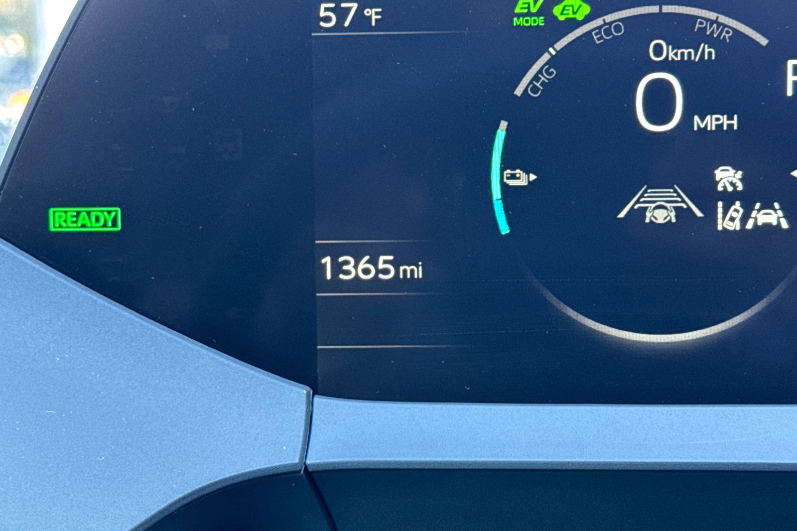 Certified 2025 Toyota Prius SE image 30