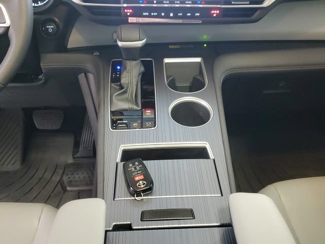 Used 2026 Toyota Sienna XLE AWD/4WD image 20