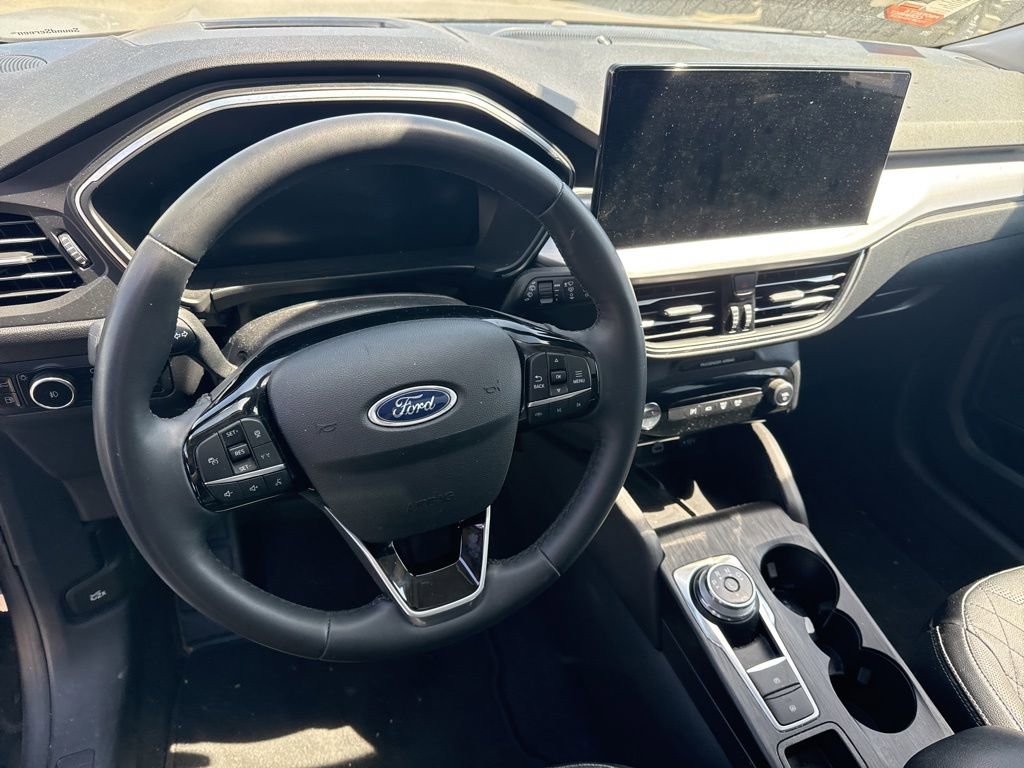 Used 2024 Ford Escape SE w/ PHEV Premium Package image 9
