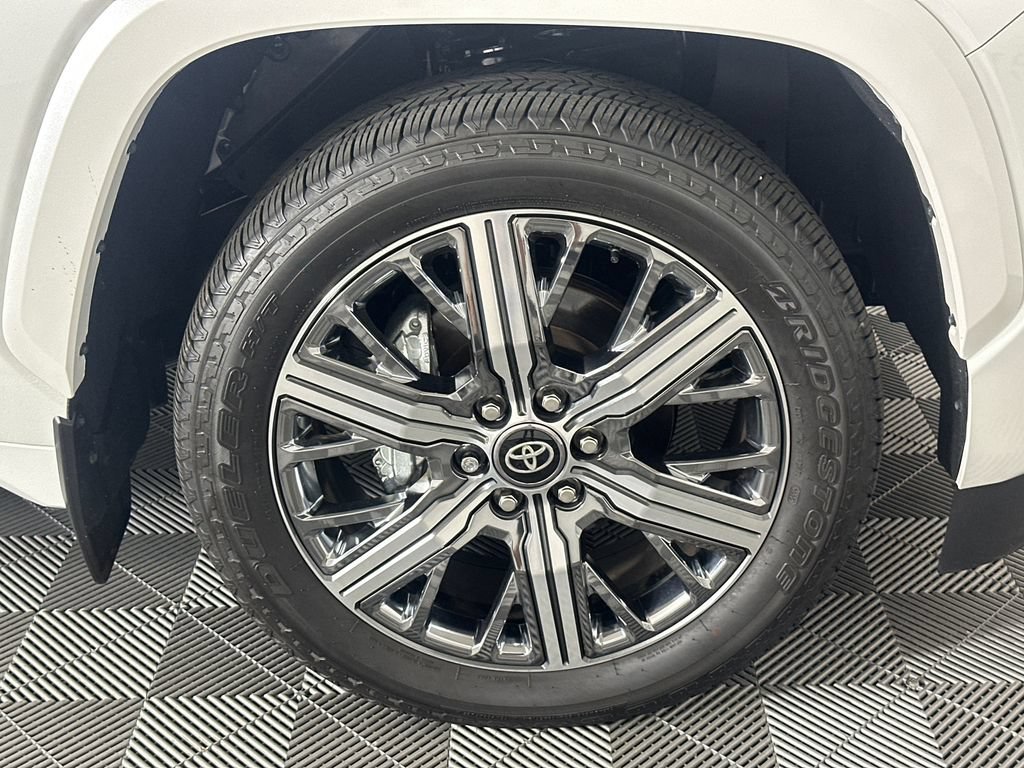 Used 2026 Toyota Sequoia Capstone AWD/4WD image 12