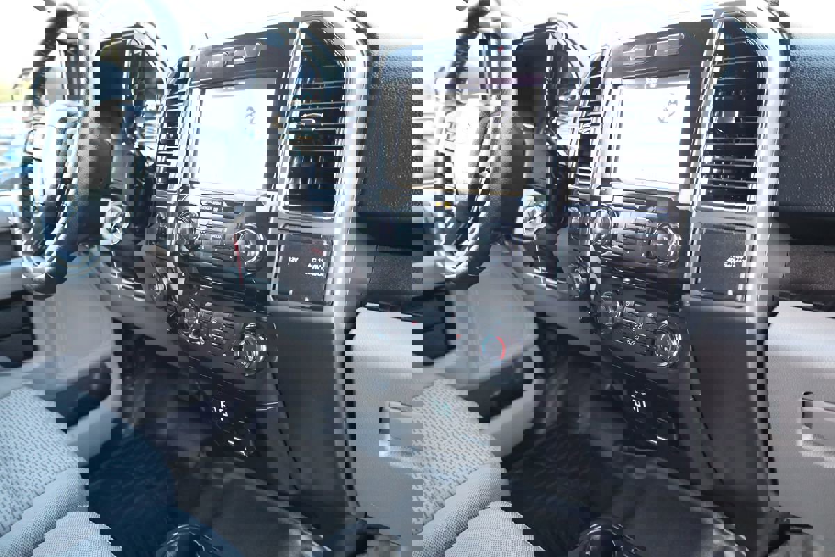 Used 2016 Ford F150 XLT w/ Equipment Group 302A Luxury image 18