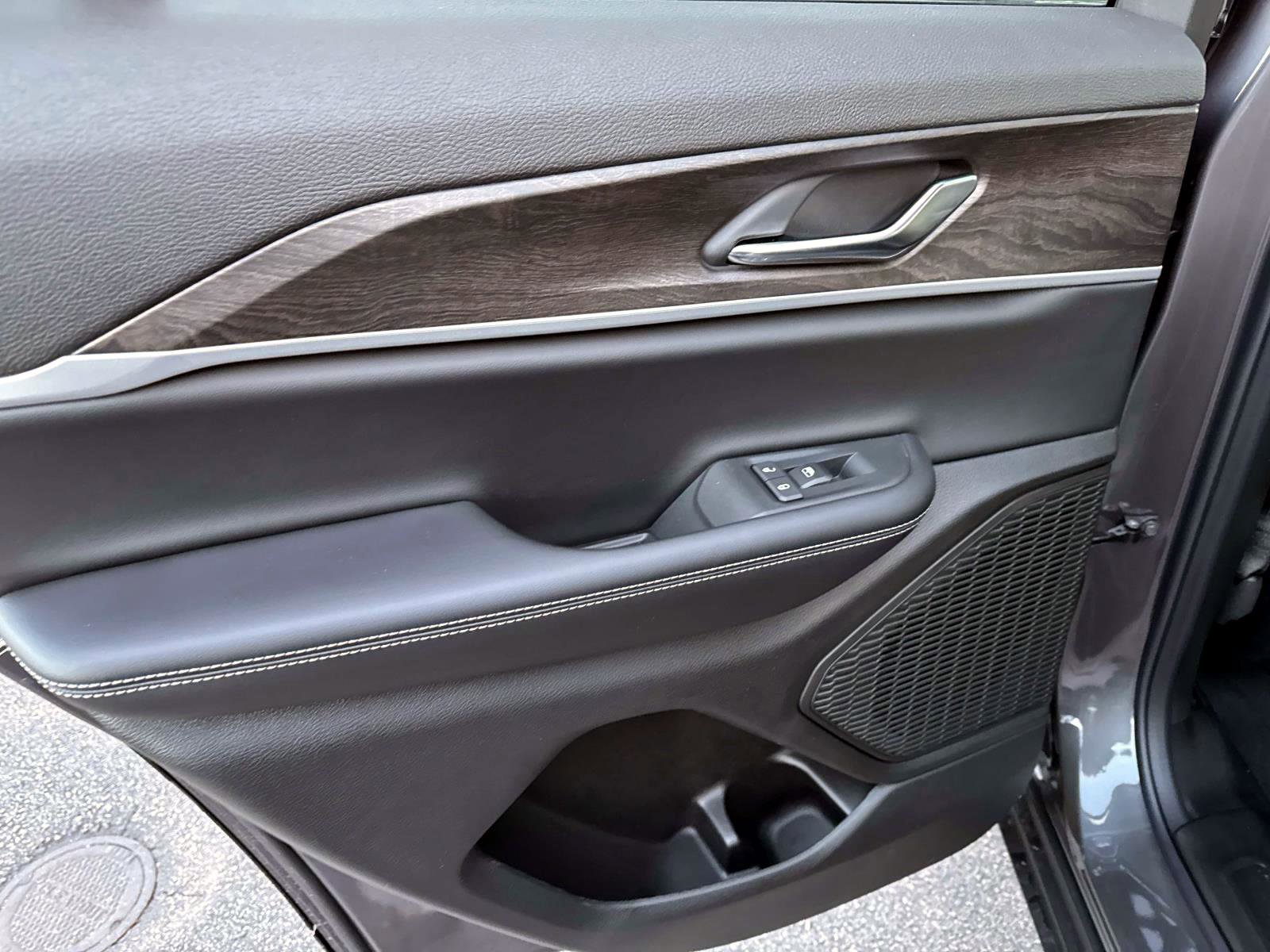 New 2025 Jeep Grand Cherokee Limited image 7