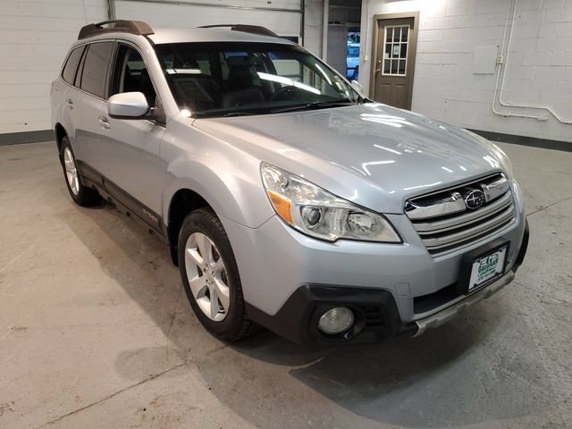 Used 2013 Subaru Outback 3.6R Limited AWD/4WD image 8