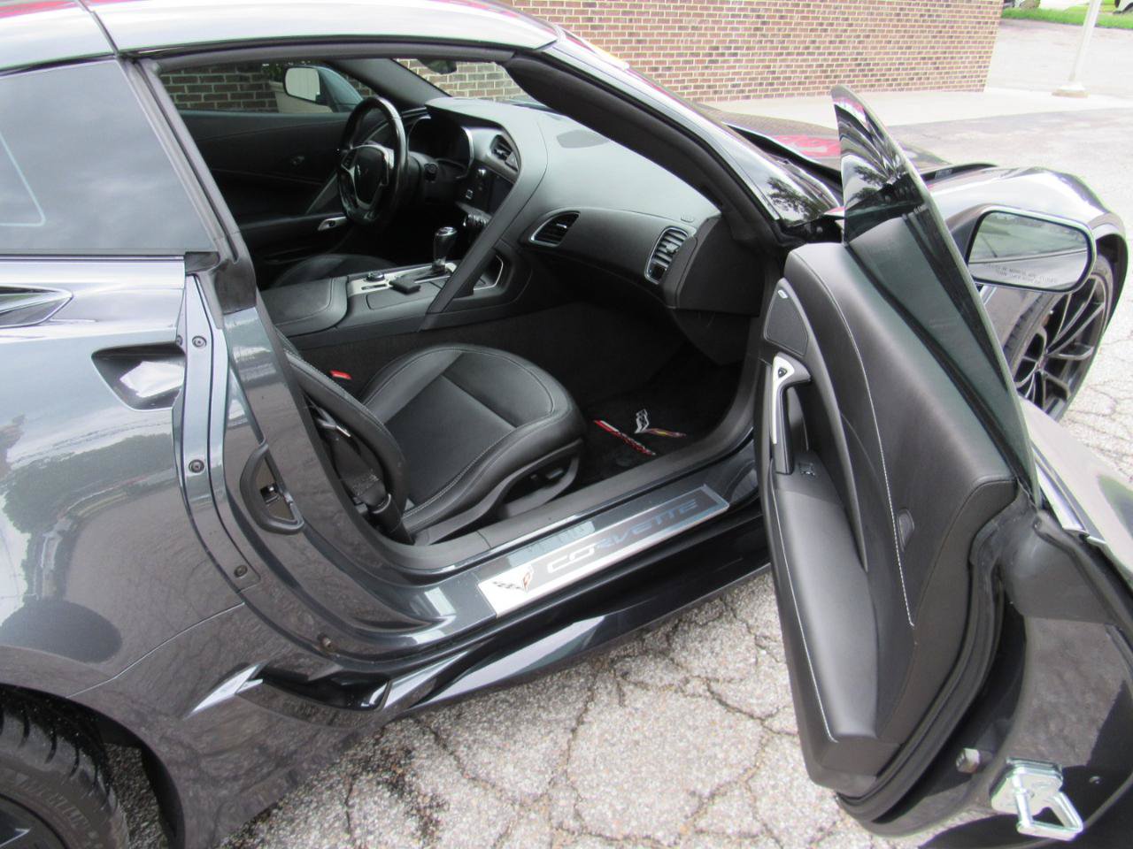 Used 2018 Chevrolet Corvette Grand Sport RWD image 39