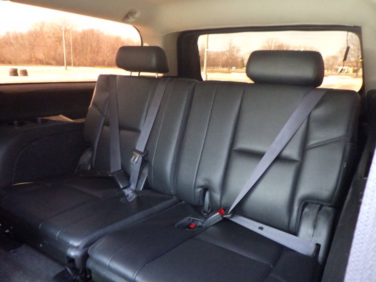 Used 2012 Cadillac Escalade ESV Premium AWD/4WD image 14