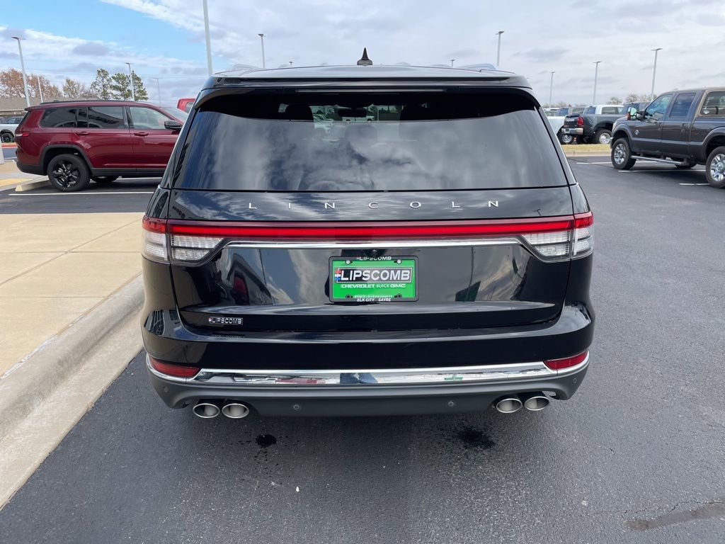 Used 2023 Lincoln Aviator AWD image 7