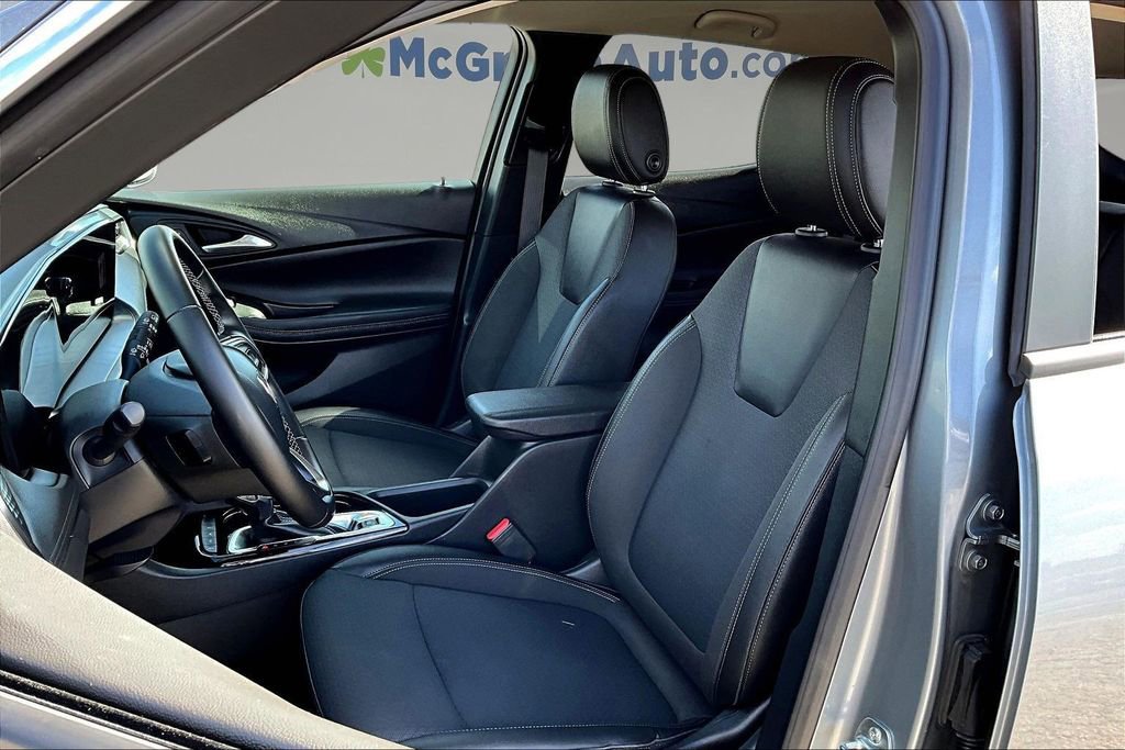 Used 2025 Buick Encore GX Preferred image 18