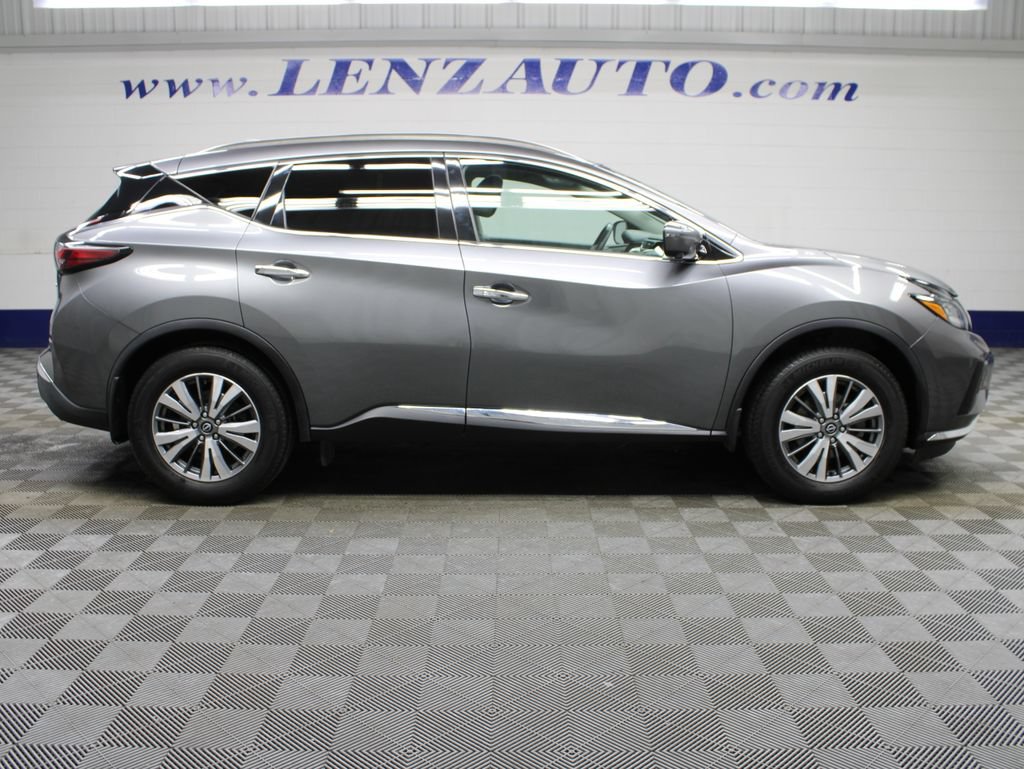 Used 2023 Nissan Murano SV AWD/4WD image 2