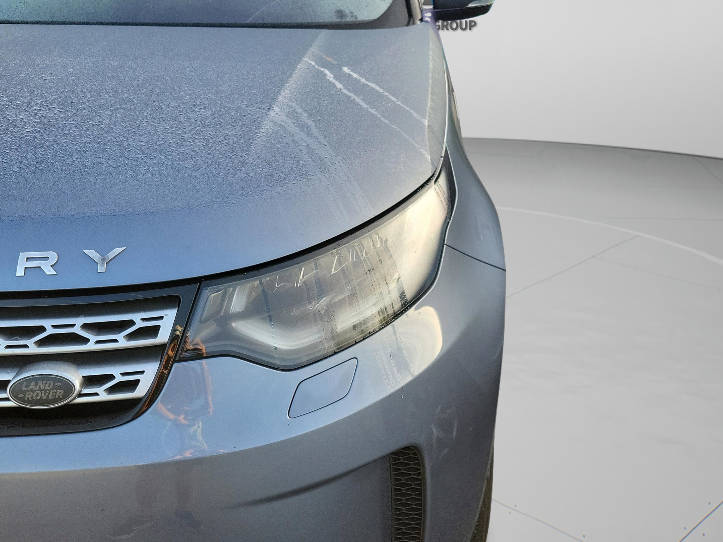 Used 2018 Land Rover Discovery HSE Luxury image 8