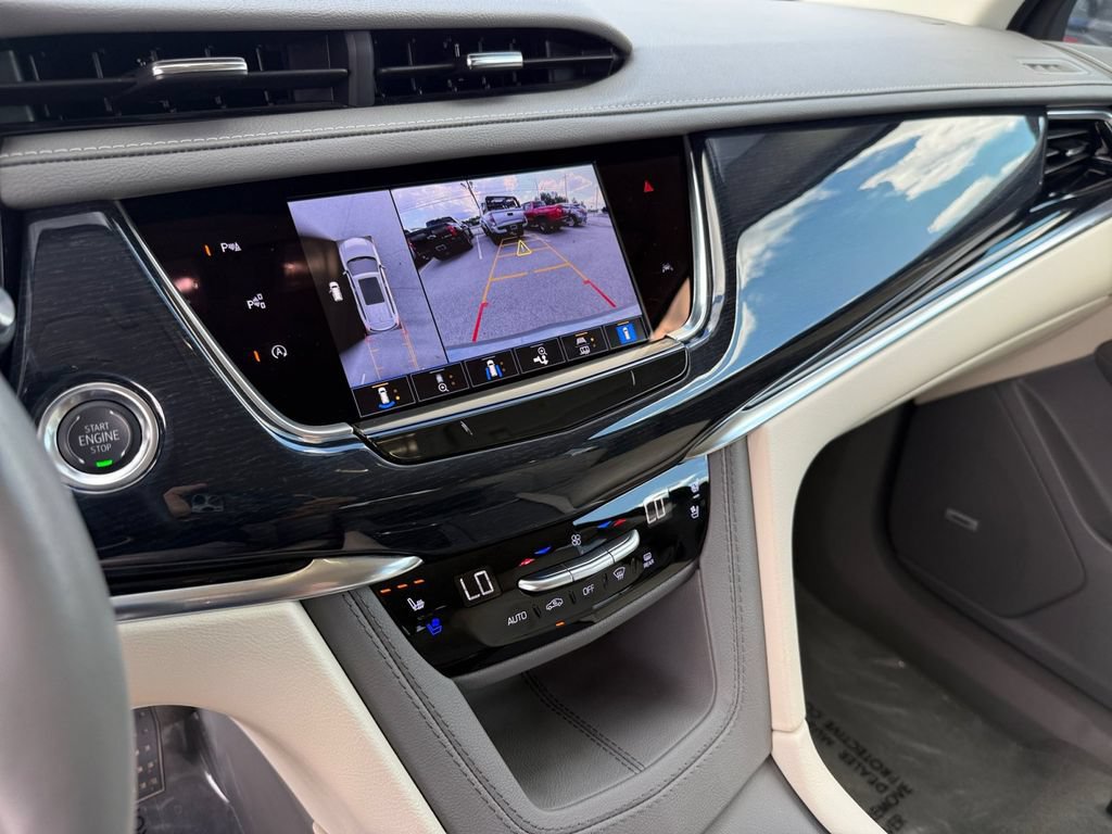 Used 2025 Cadillac XT6 Premium Luxury w/ Technology Package AWD/4WD image 18