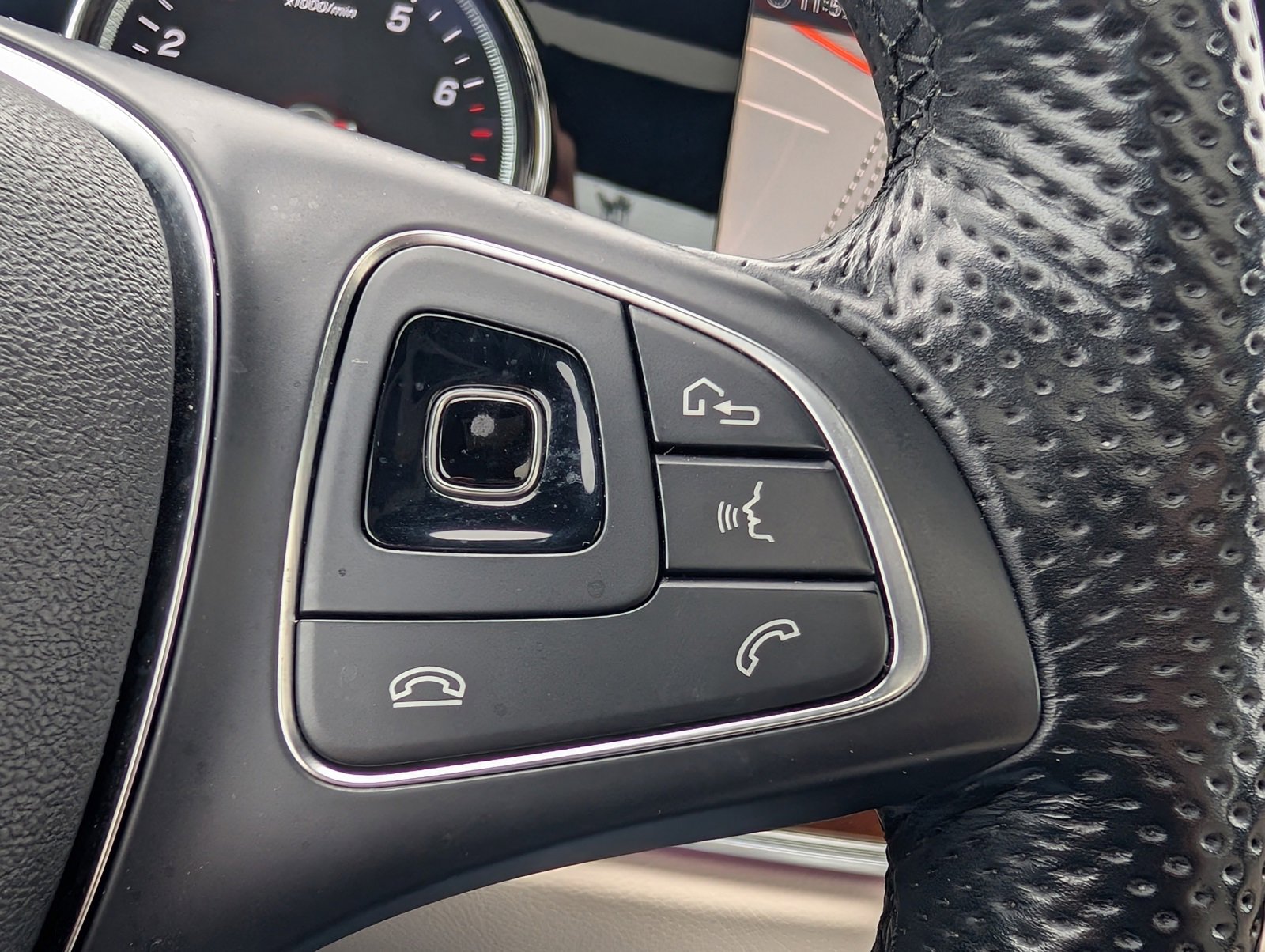 Used 2017 Mercedes-Benz E 300 image 18