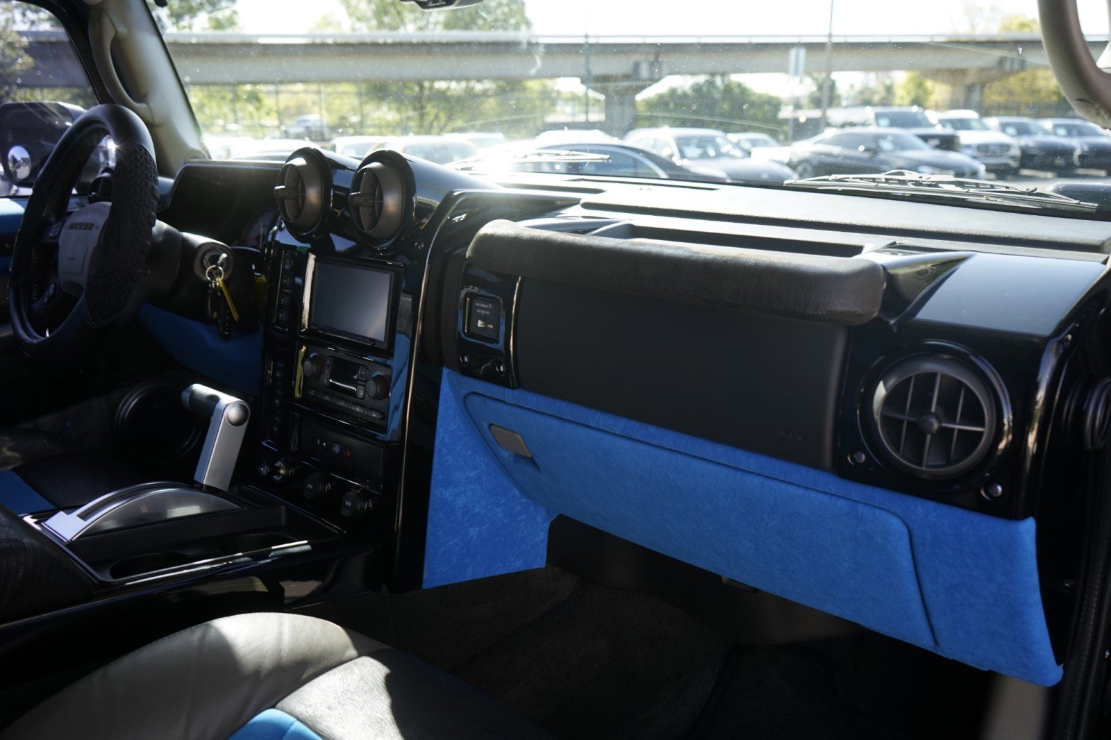 Used 2003 HUMMER H2 w/ Preferred Equipment Group image 19