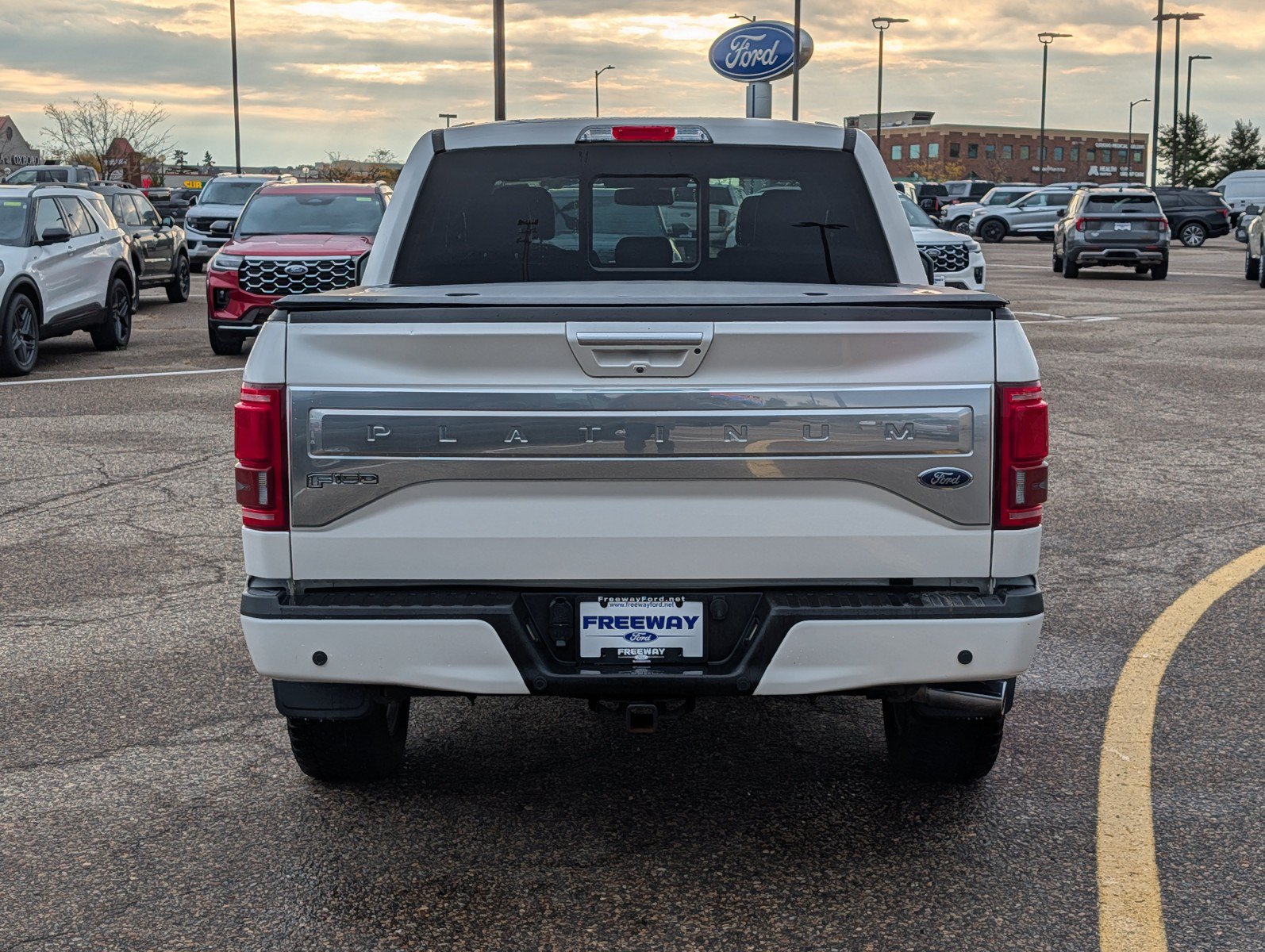 Used 2017 Ford F150 Platinum w/ Equipment Group 701A Luxury AWD/4WD image 4