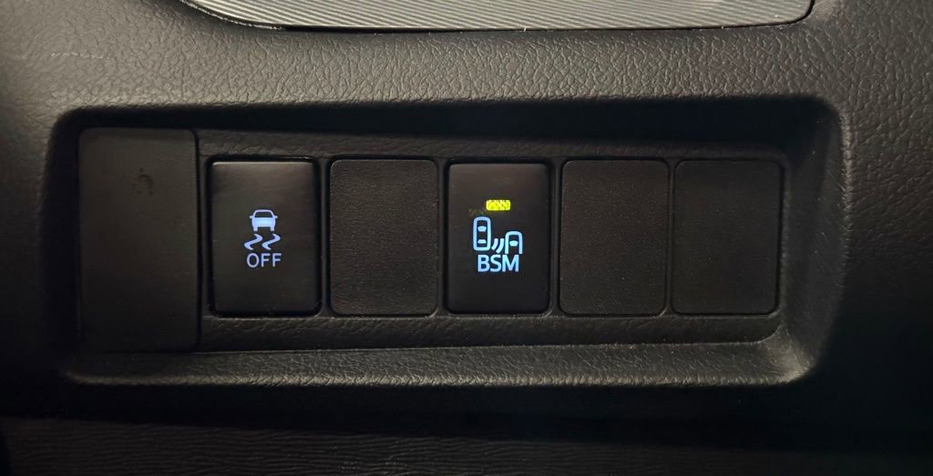 Used 2016 Toyota Sienna SE w/ SE Preferred Package FWD image 11