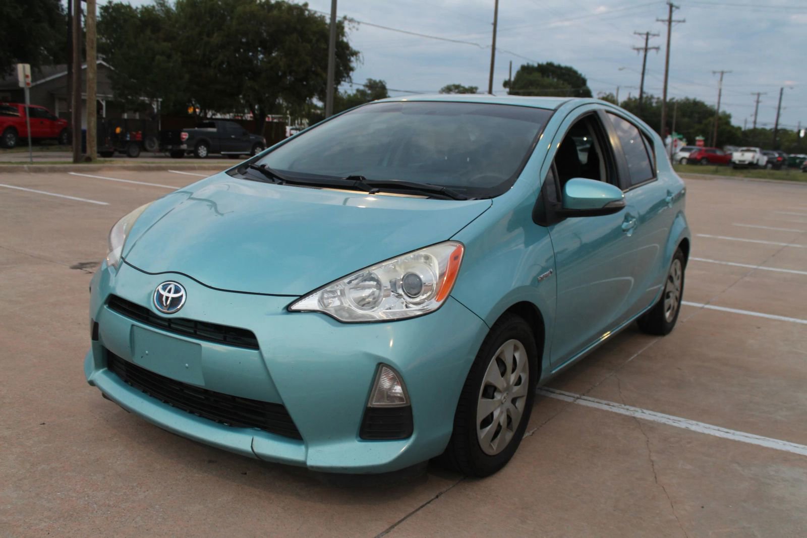 Used 2014 Toyota Prius C Two image 2