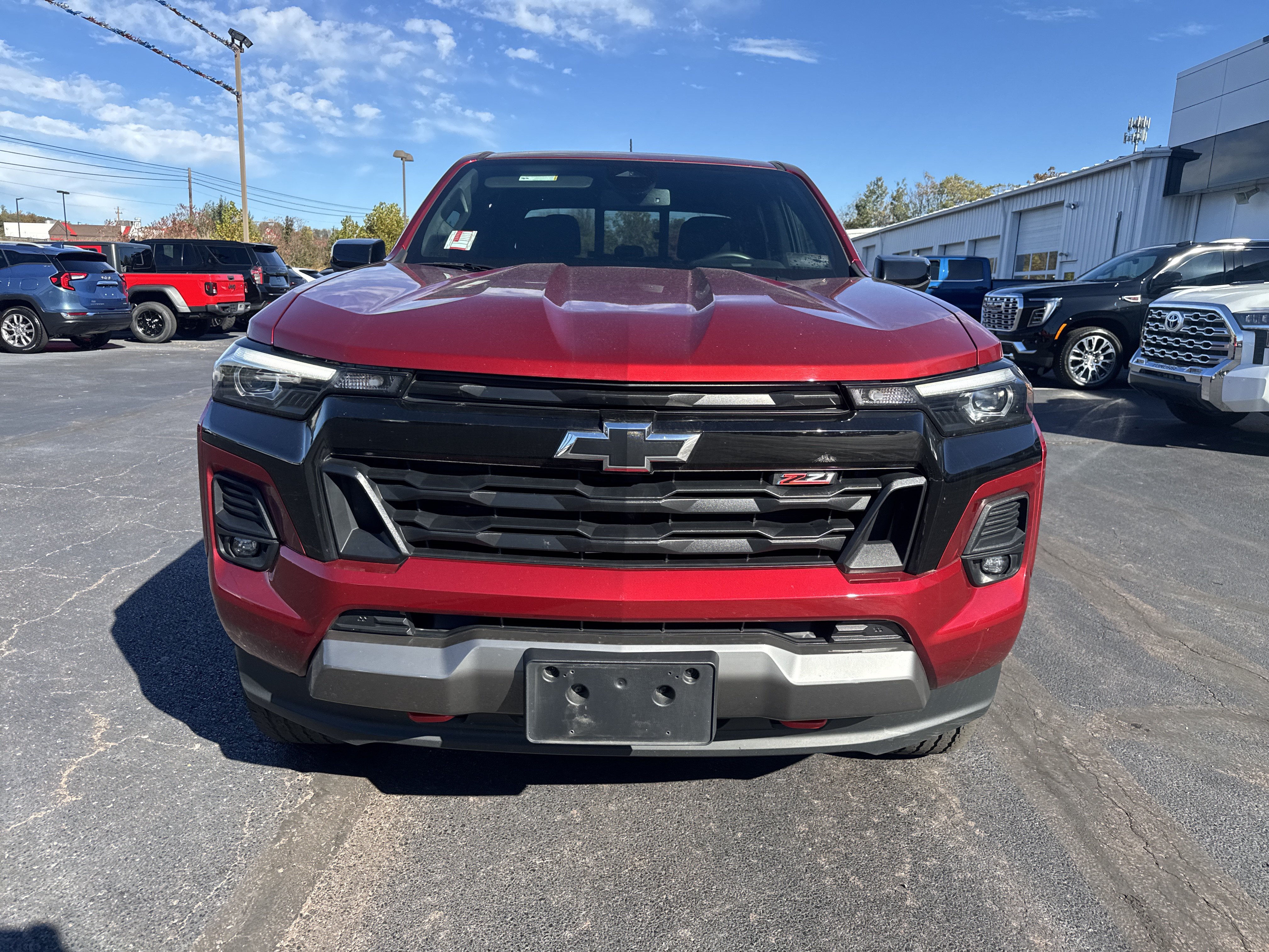 Used 2023 Chevrolet Colorado Z71 w/ Z71 Convenience Package 2 AWD/4WD image 9