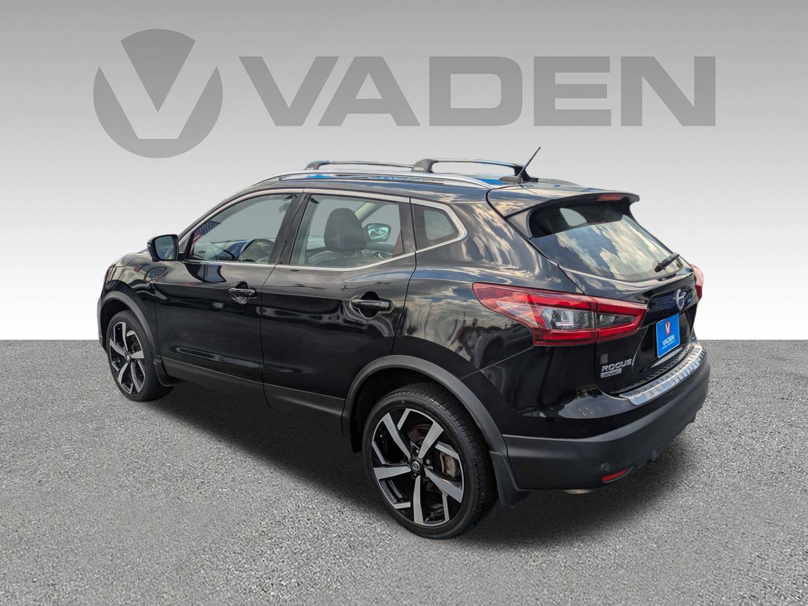 Used 2022 Nissan Rogue Sport SL FWD image 26