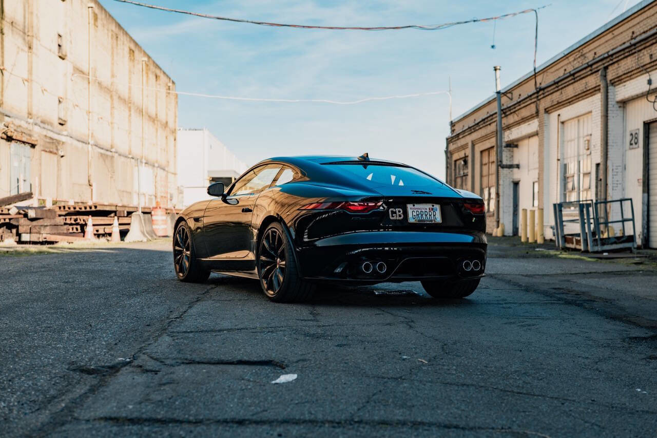 Used 2021 Jaguar F-TYPE R image 11