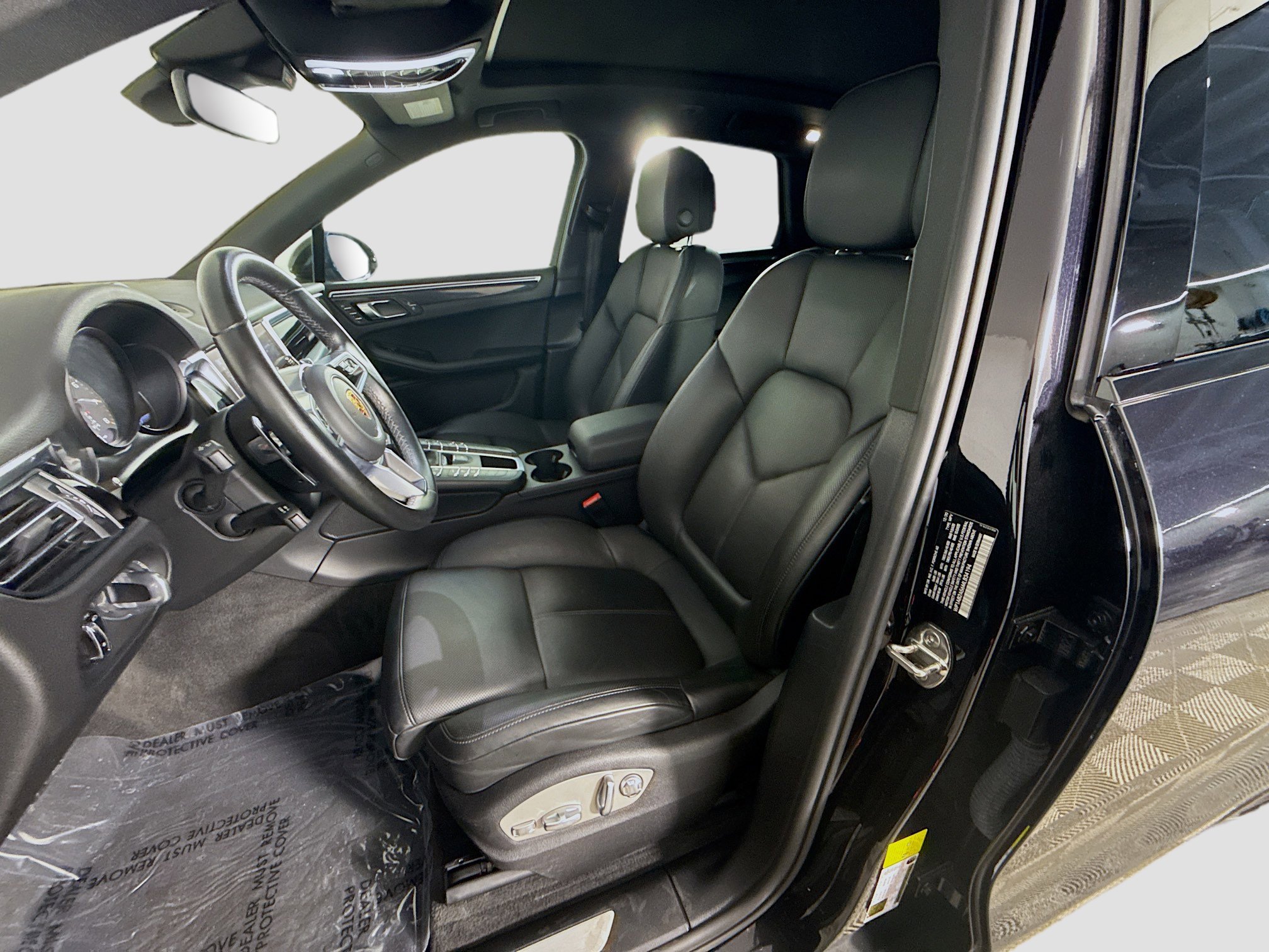Used 2021 Porsche Macan S image 21