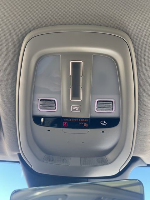 Used 2025 Volvo XC60 B5 Core image 19