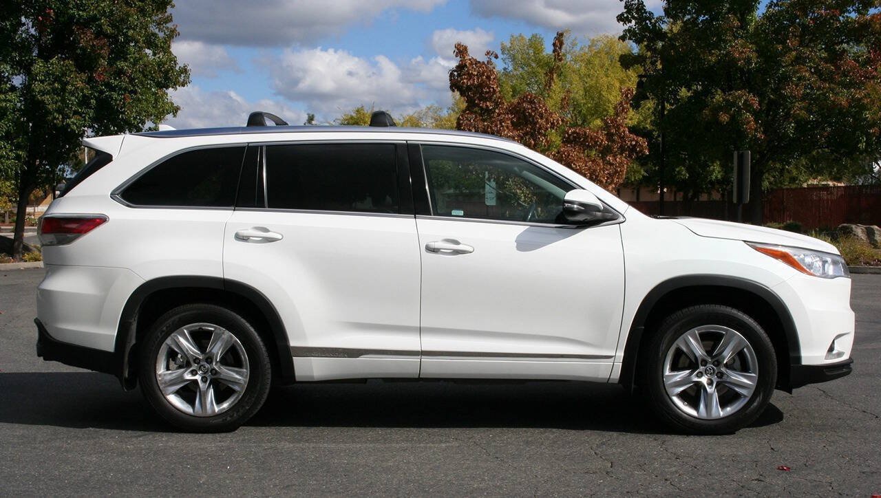 Used 2016 Toyota Highlander Limited AWD/4WD image 3