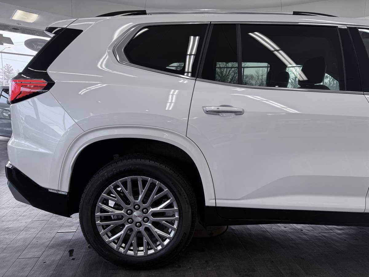Used 2024 GMC Acadia Denali FWD image 6