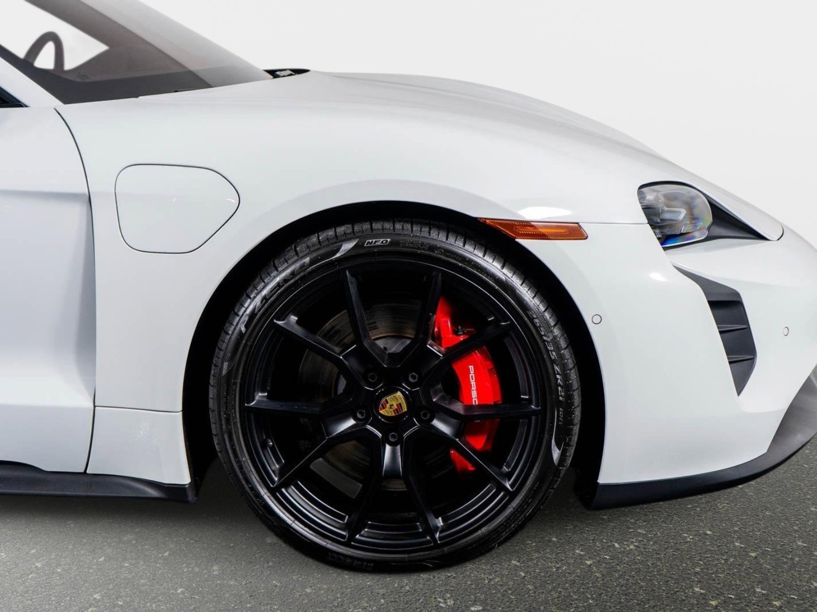 Used 2024 Porsche Taycan GTS w/ Premium Package (P6U) image 24