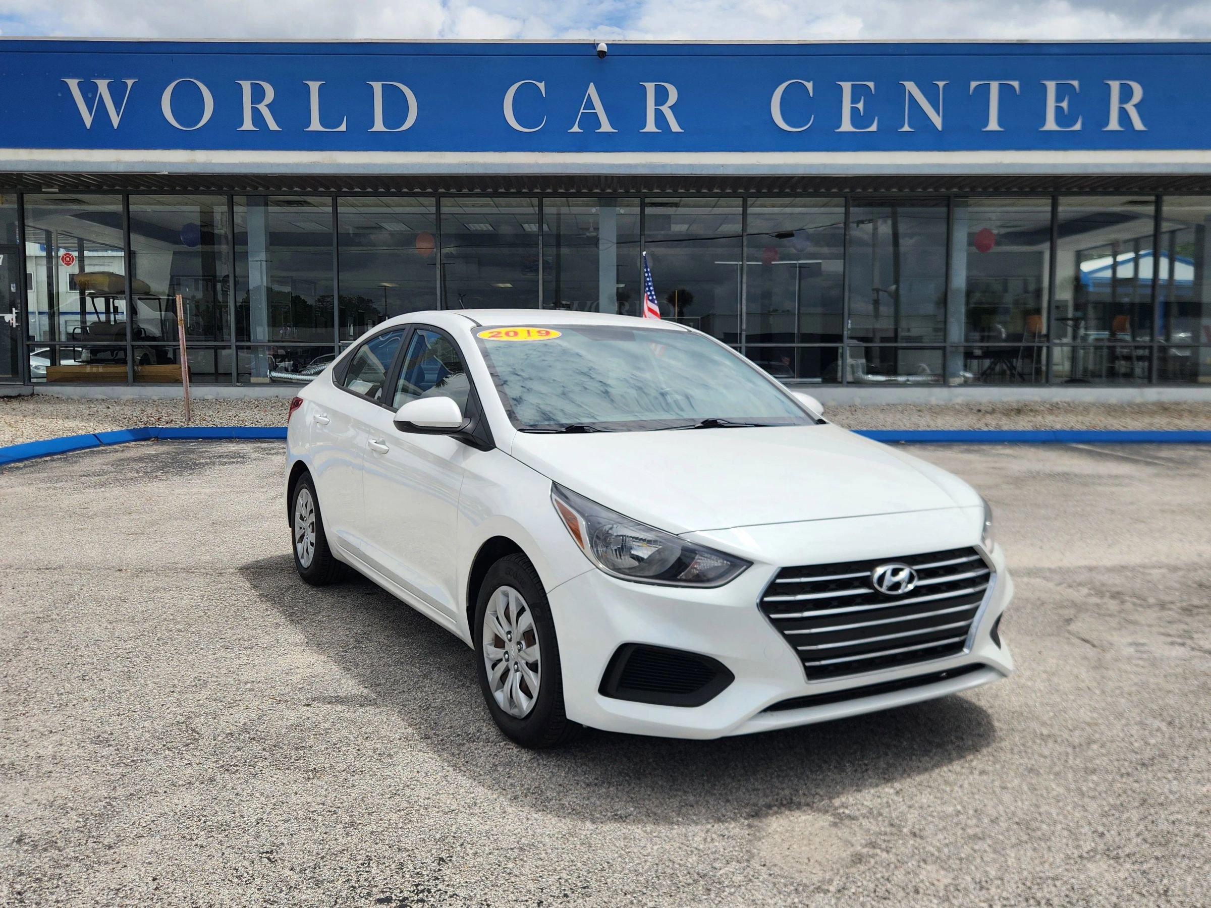 Used 2019 Hyundai Accent SE FWD image 1