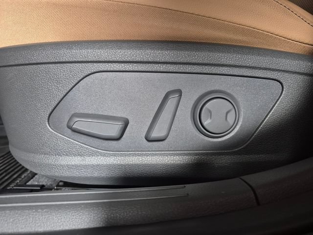 Used 2025 Hyundai Sonata Limited FWD image 16