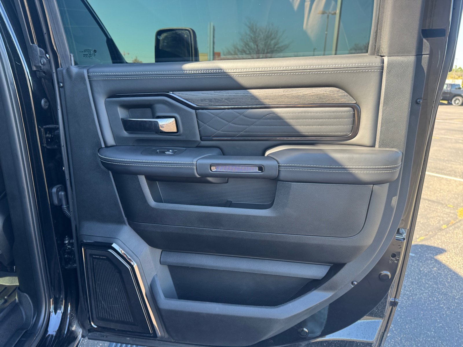Used 2026 RAM 3500 Limited AWD/4WD image 32