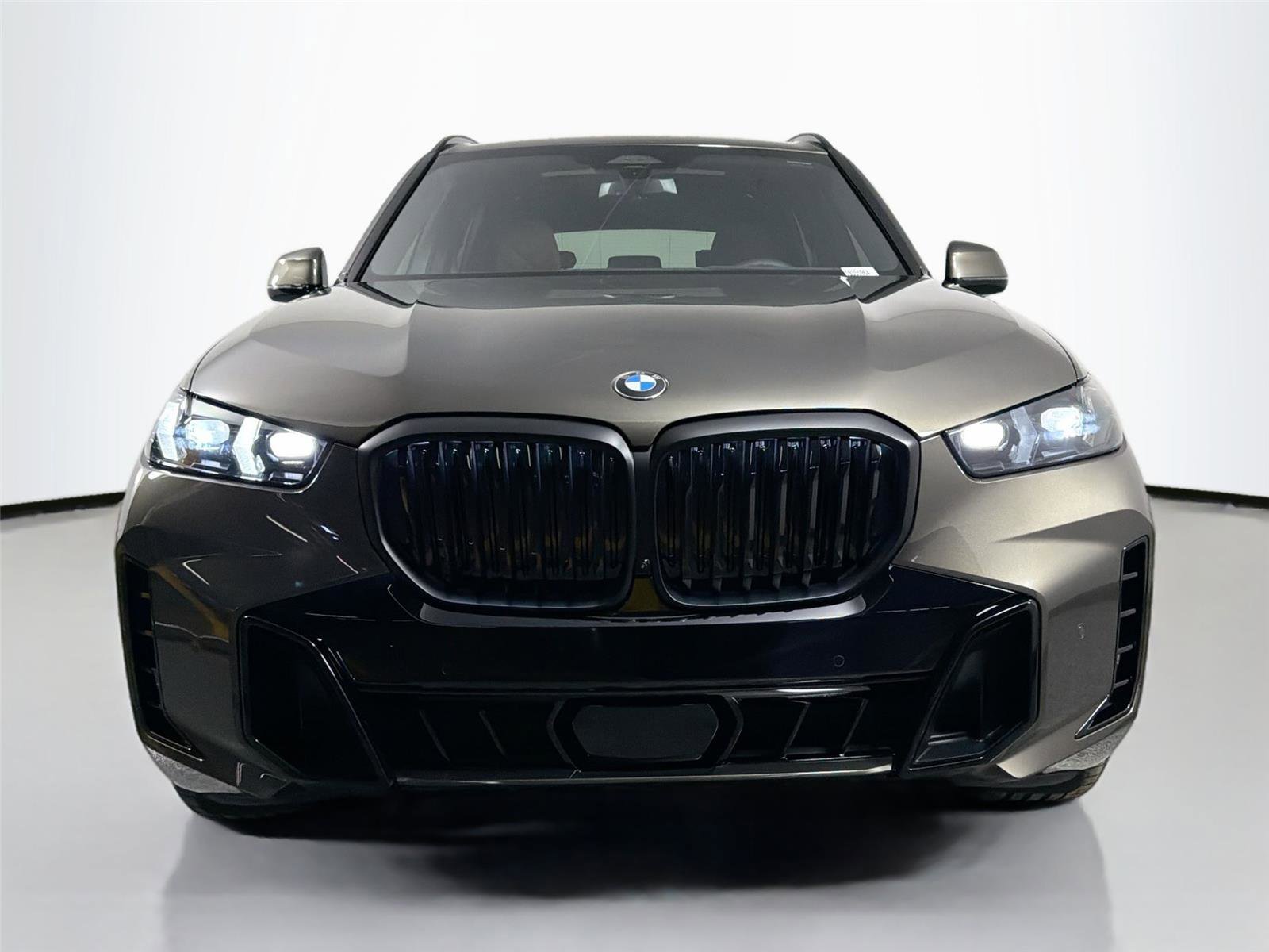New 2026 BMW X5 xDrive40i w/ M Sport Package AWD/4WD image 2