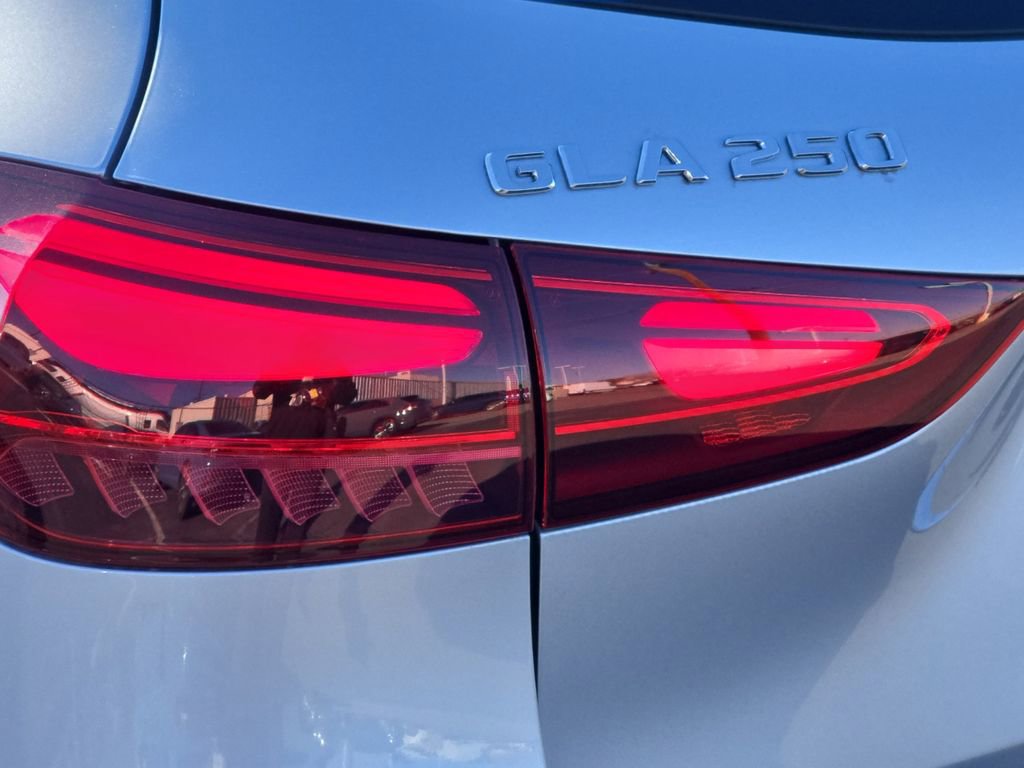New 2026 Mercedes-Benz GLA 250 image 9