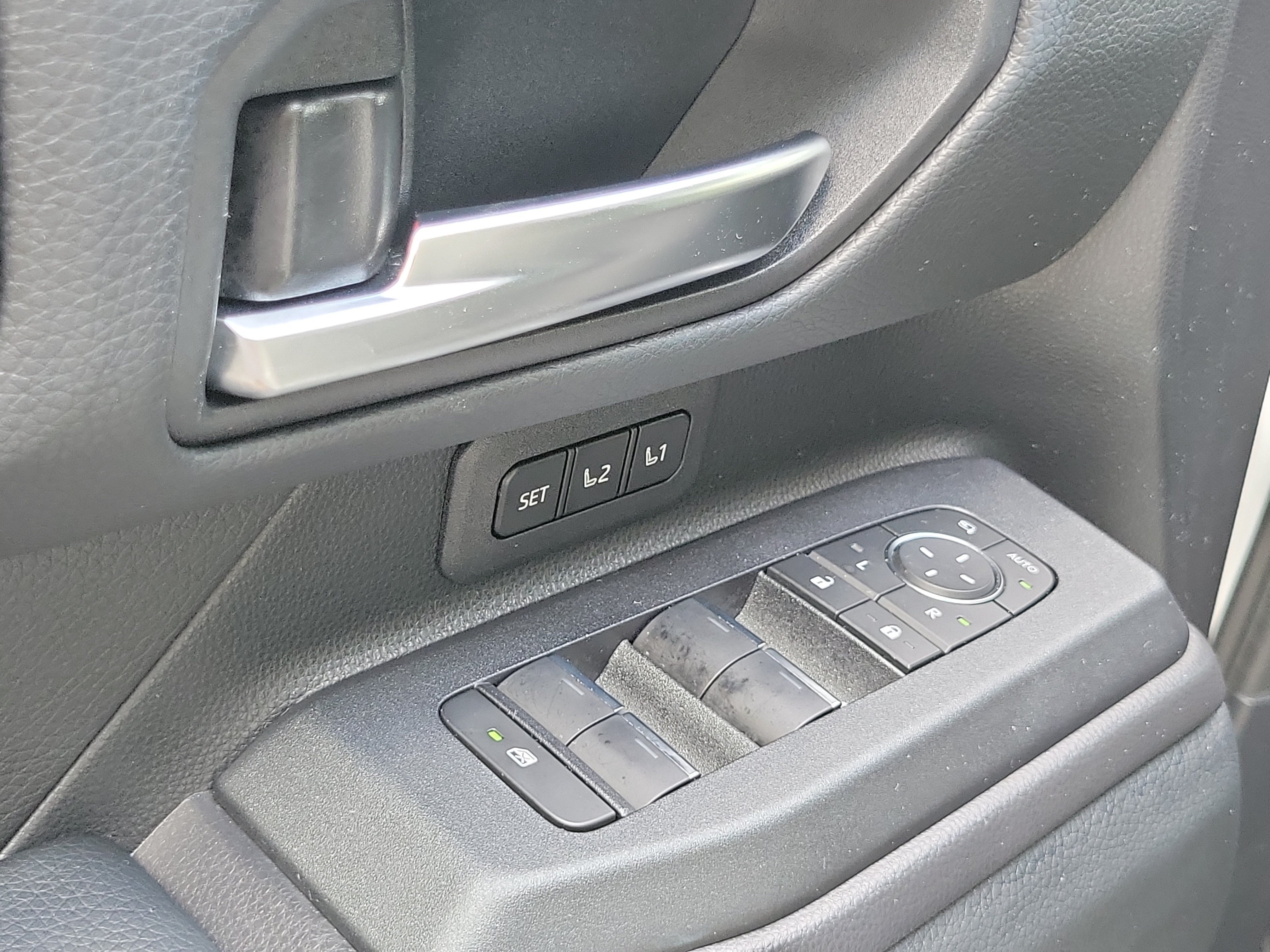 Used 2026 Toyota Land Cruiser w/ Premium Package AWD/4WD image 19