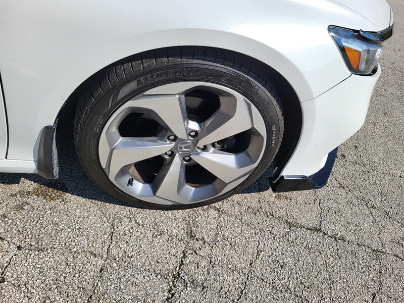 Used 2018 Honda Accord Touring image 31