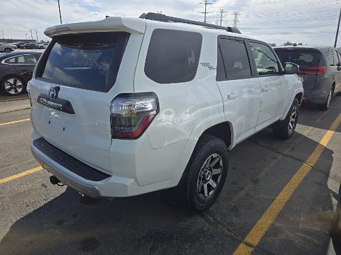 Used 2024 Toyota 4Runner TRD Off-Road AWD/4WD image 3