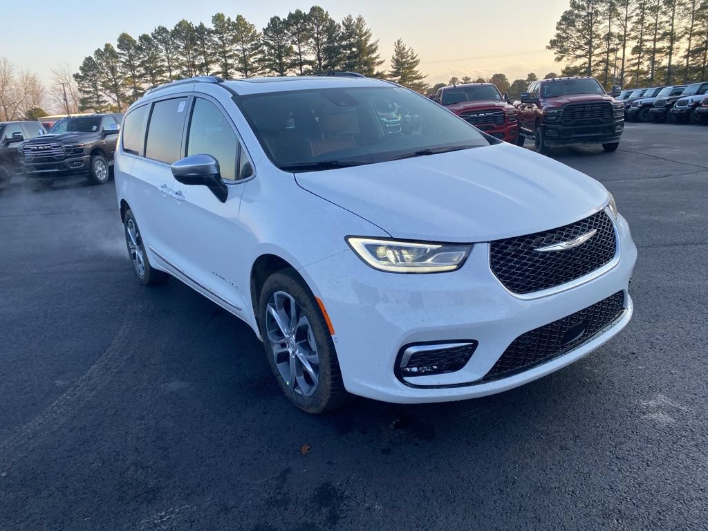 New 2026 Chrysler Pacifica Pinnacle AWD/4WD image 3