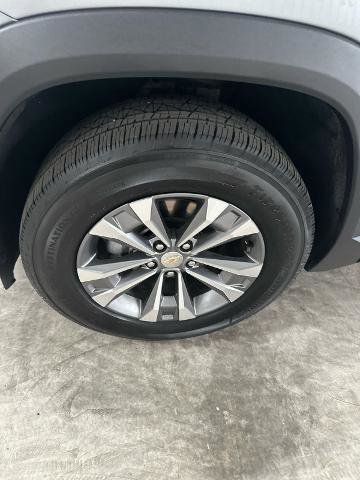 Used 2025 Chevrolet Equinox LT FWD image 11