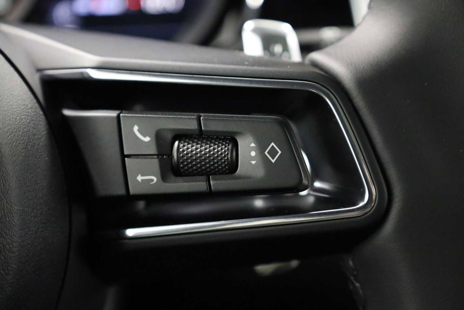 New 2026 Porsche Macan image 28