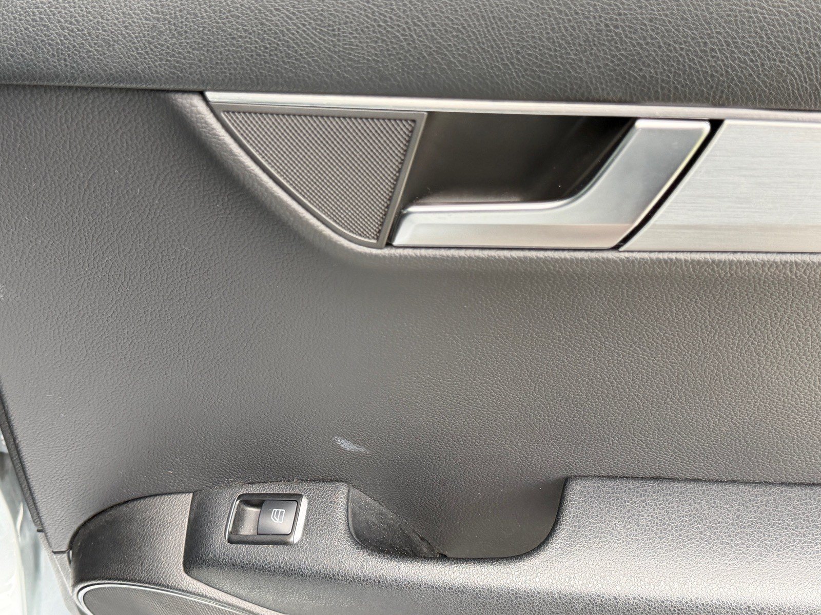Used 2014 Mercedes-Benz C 250 Sedan image 19