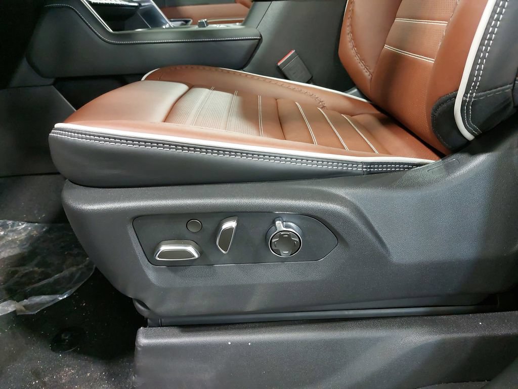 New 2026 GMC Sierra 3500 Denali Ultimate AWD/4WD image 27