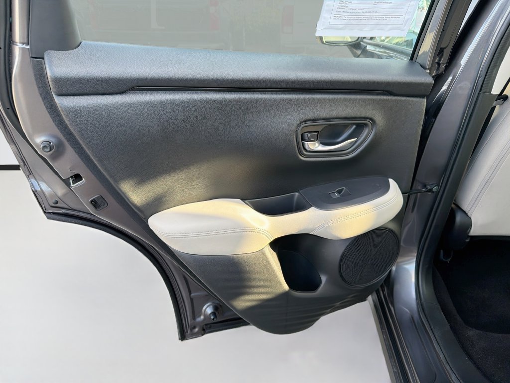 Certified 2025 Honda HR-V LX image 24