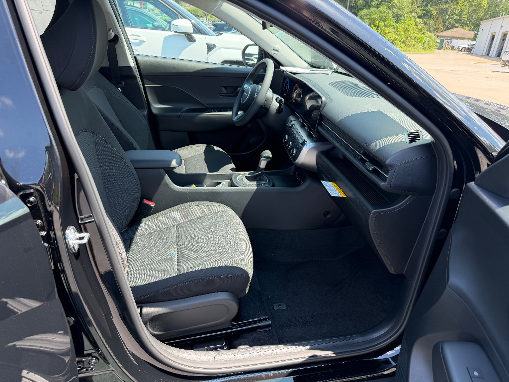 New 2027 Hyundai Kona SE FWD image 15
