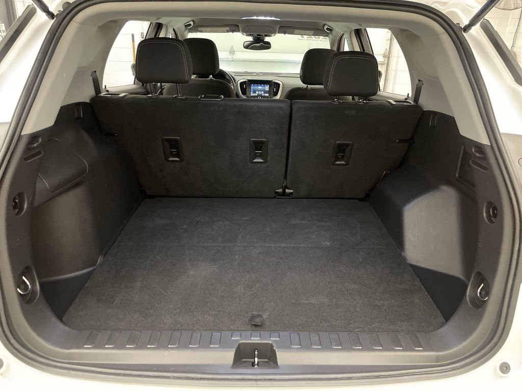 Used 2021 GMC Terrain SLE w/ Driver Convenience Package image 19