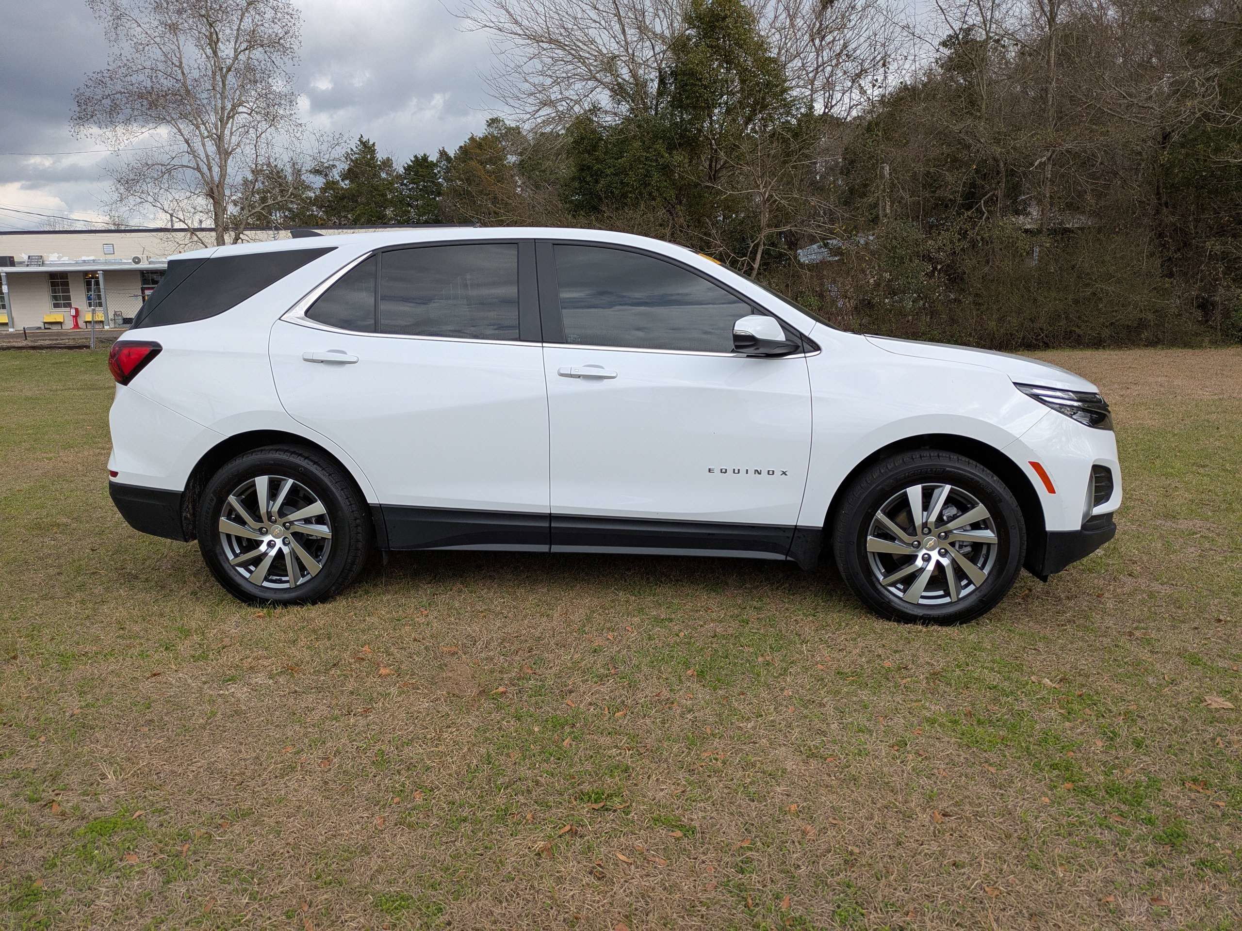 Certified 2024 Chevrolet Equinox LT FWD image 3