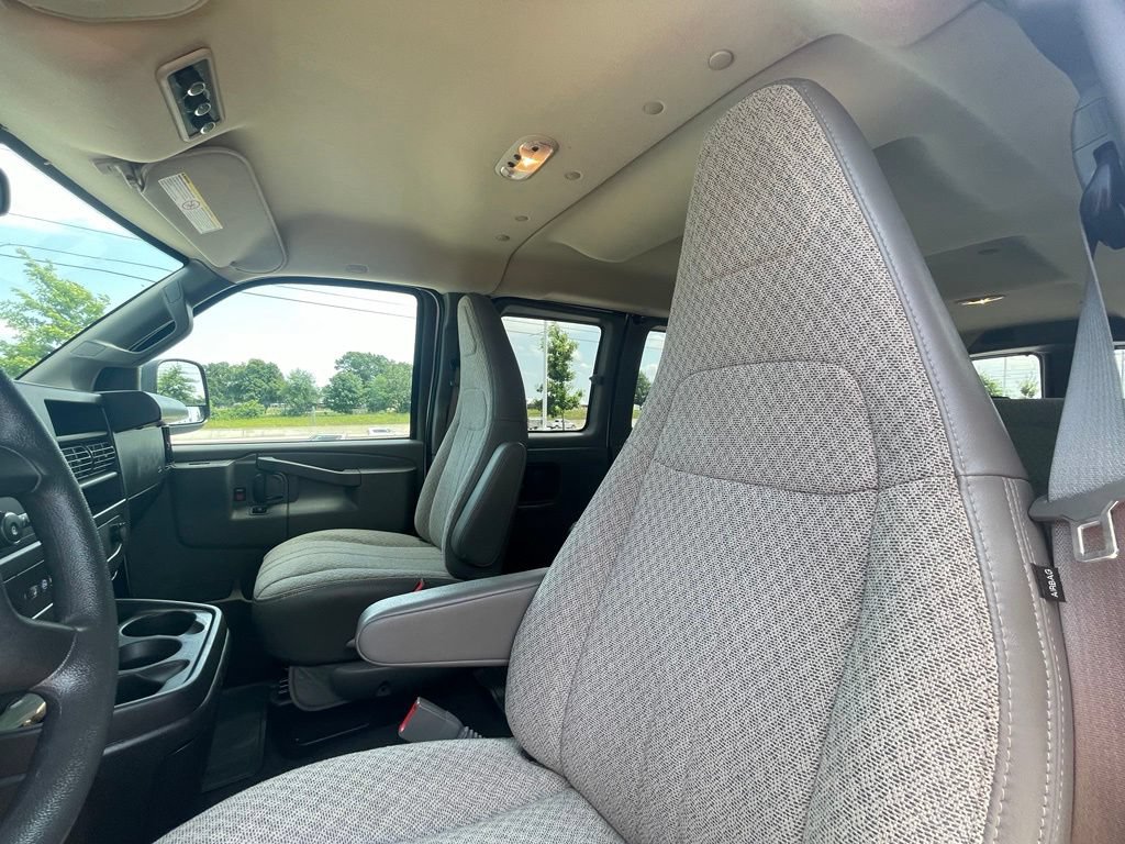 Used 2024 Chevrolet Express 3500 LS RWD image 17
