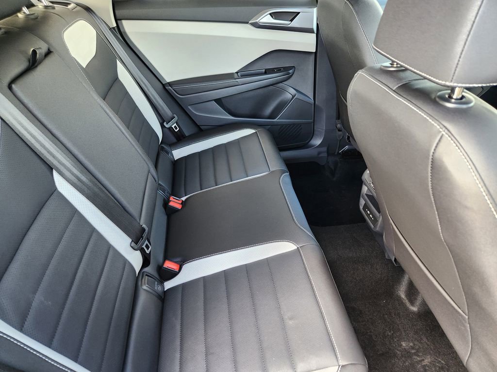 New 2026 Volkswagen Taos SEL image 22