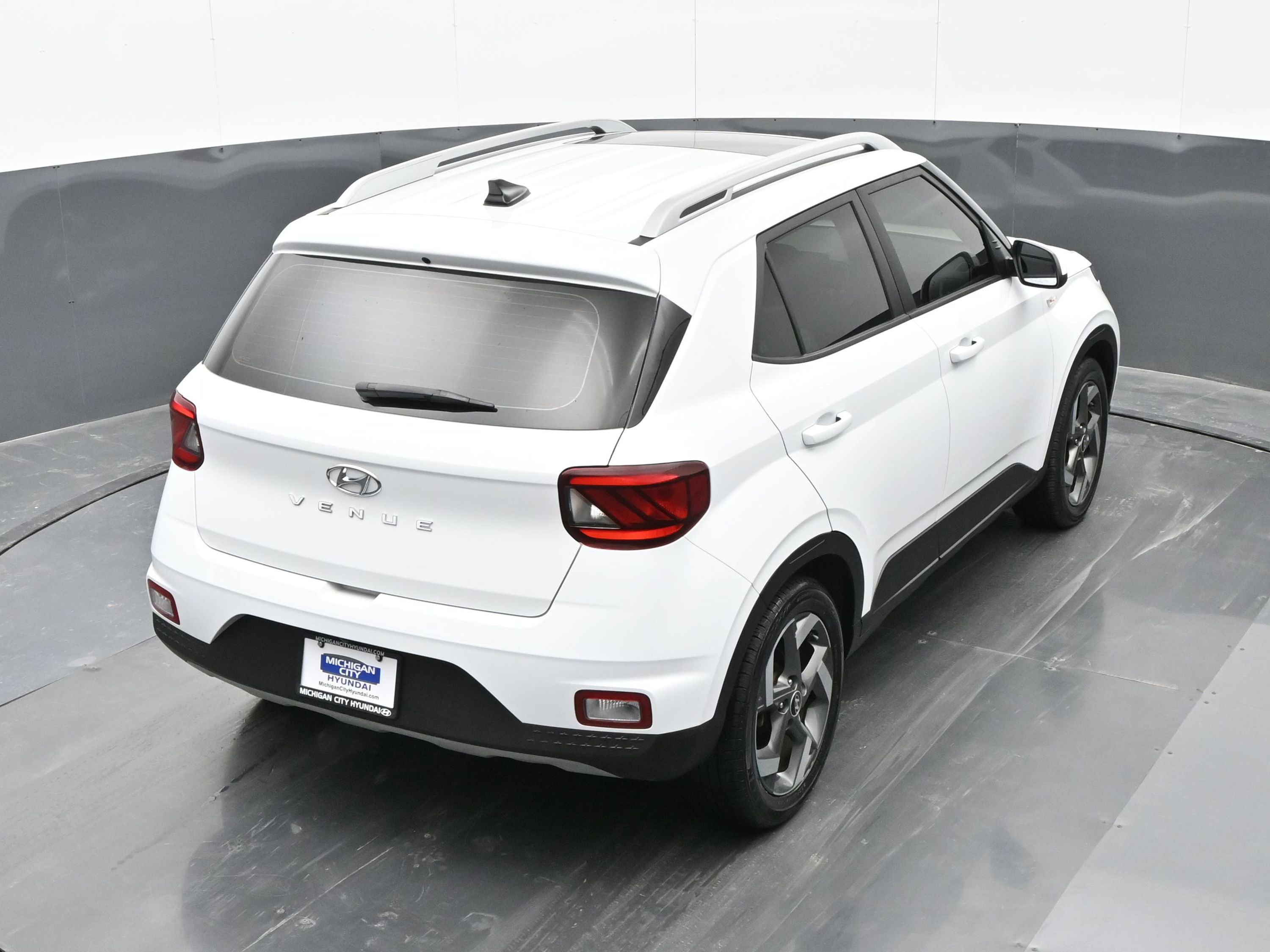 Certified 2022 Hyundai Venue SEL image 36